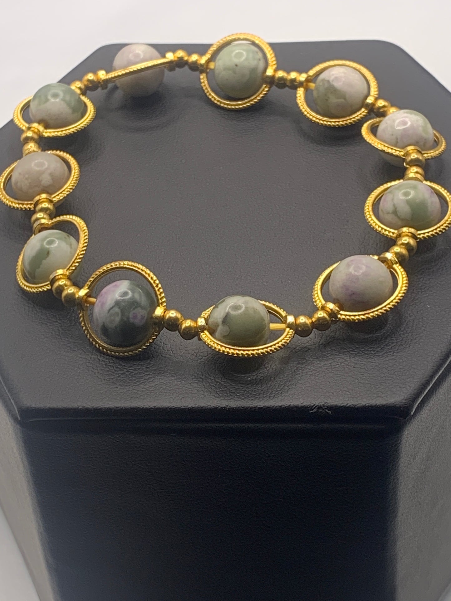 Lucky jade semi precious stone/crystal elastic beaded bracelet with gold colored rings